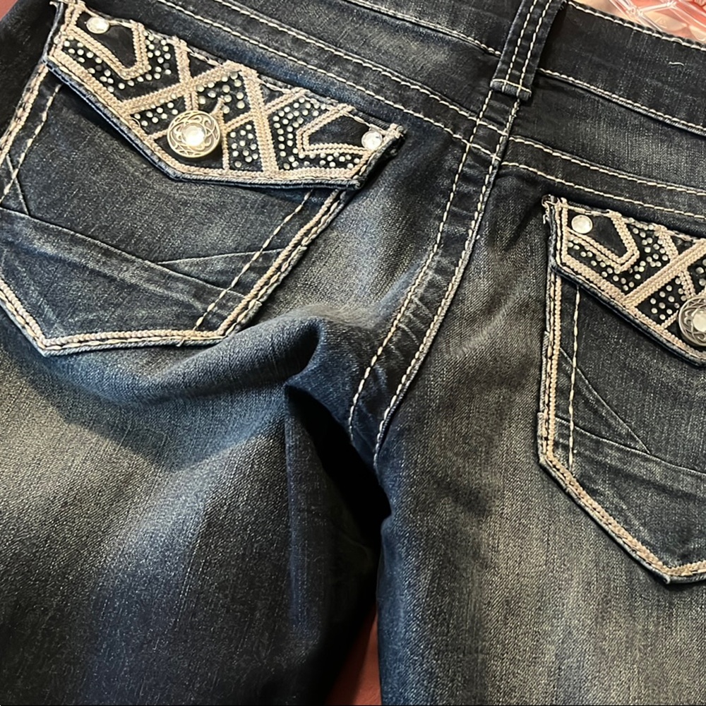 Daytrip Dark Denim Virgo Boot Cut Jeans with Subtle Fading - Picture 6 of 7